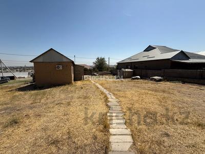 Отдельный дом · 3 комнаты · 800 м² · 8 сот., мкр Сауле , Байтөбе Көшесі 195-й квартал,1163 за 15 млн 〒 в Шымкенте, Аль-Фарабийский р-н