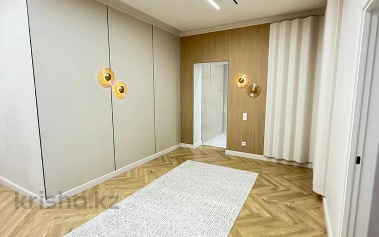 3-комнатная квартира · 122 м², мкр. Алтын орда, Мкр Батыс-2 за 75 млн ₸ в Актобе — фото 2