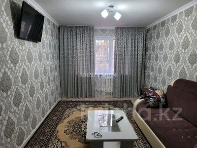 2-комнатная квартира, 49 м², 1/5 этаж помесячно, 11-й микрорайон, 11-й микрорайон — Возле 40й школы за 160 000 〒 в Шымкенте, Енбекшинский р-н