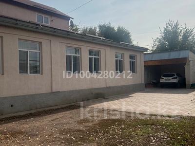 Отдельный дом · 5 комнат · 170 м² · 26 сот., Ермек Сауранбаева 14 за 40 млн 〒 в Мерке