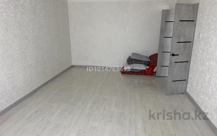 1-бөлмелі пәтер · 39.1 м² · 4/5 қабат, Жаңа орда ш/а. 13 — Рядом остановка, больница, школа, садик, бағасы: 18 млн ₸ в Уральске, мкр Жана Орда — фото 2