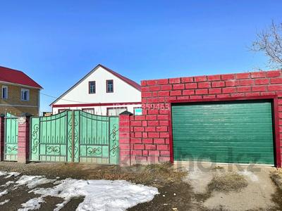 Отдельный дом · 3 комнаты · 100 м² · 12 сот., Макажанова 122 за 30 млн 〒 в Ленинском