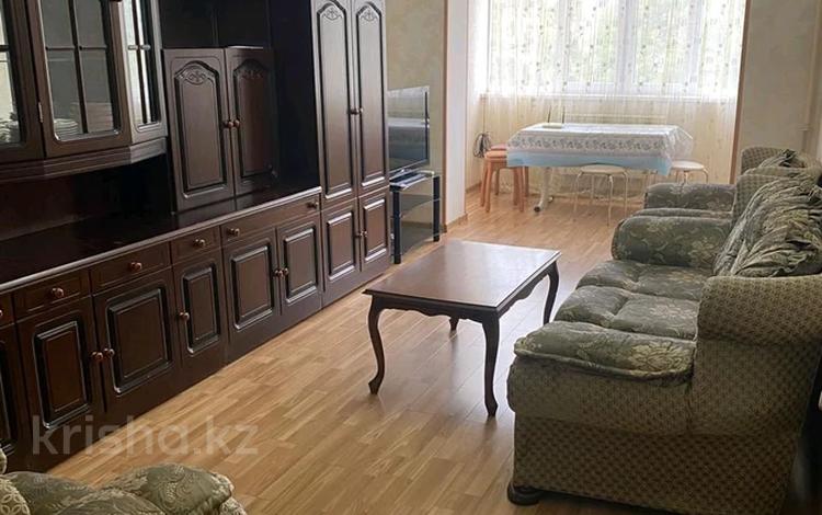 3-бөлмелі пәтер, 70 м², 2/5 қабат тәулік бойы, 13-й мкр 28, бағасы: 20 000 〒 в Актау, 13-й мкр — фото 2