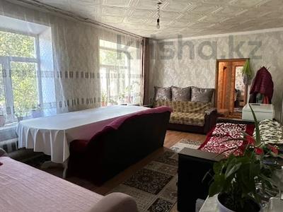2-комнатная квартира · 53.5 м² · 1/3 этаж, Мичурина за 8.5 млн 〒 в Семее