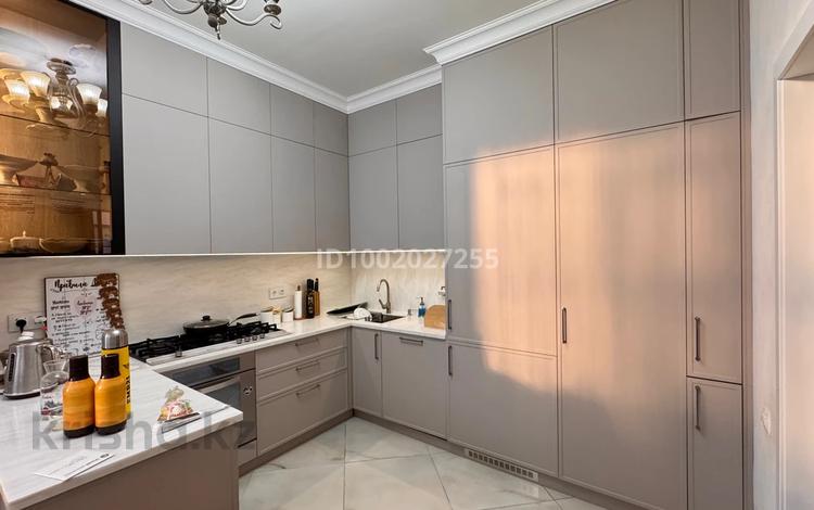 5-комнатная квартира · 200 м² · 2/2 этаж, мкр Юго-Восток, Мкр Гульдер 1 Таттимбета 5а за 110 млн ₸ в Караганде, Казыбек би р-н — фото 2