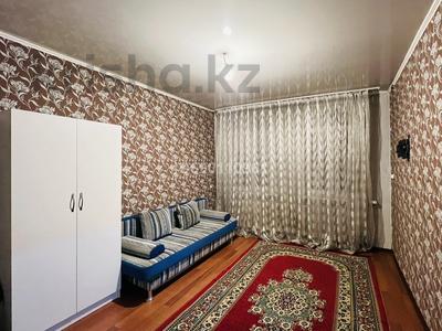 2-комнатная квартира, 56 м², 2/2 этаж помесячно, мкр Алтай-2 6 за 200 000 〒 в Алматы, Турксибский р-н