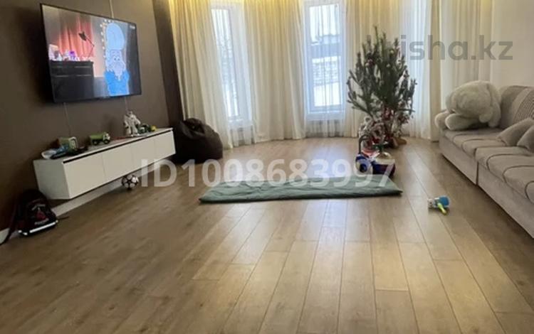 Отдельный дом · 5 комнат · 220 м² · 10 сот., Сосновая 129 за 42 млн ₸ в Актобе, жилой массив Кирпичный — фото 2