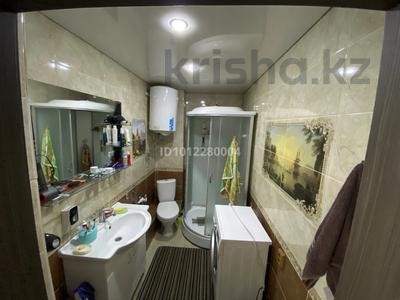 2-бөлмелі пәтер · 65 м² · 4/5 қабат, проспект Ауэзова 112а — Школы #42 и неподалеку от ресторана Тайказан, бағасы: 18.5 млн ₸ в Семее