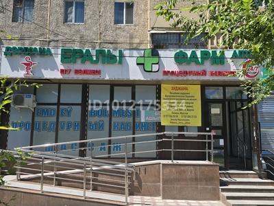 Свободное назначение, офисы, магазины и бутики, общепит, салоны красоты, медцентры и аптеки, образование, развлечения, кабинеты и рабочие места, студии · 114 м² за 500 000 〒 в Таразе,  мкр Мынбулак
