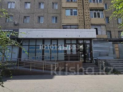 Еркін, кеңселер, дүкендер мен бутиктер, қоғамдық тамақтану орны, сұлулық салондары, медорталықтар мен дәріханалар, білім орталықтары, ойын-сауық, кабинеттер және жұмыс орындары, студиялар · 50 м², бағасы: 250 000 ₸ в Таразе,  мкр Мынбулак