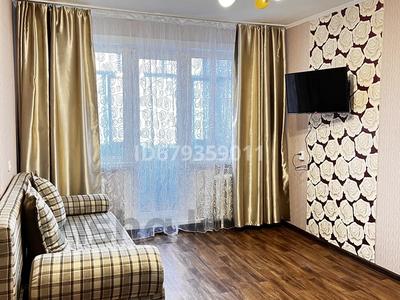 1-комнатная квартира, 33 м², 3/5 этаж посуточно, Назарбаева — Сокол за 8 000 〒 в Петропавловске