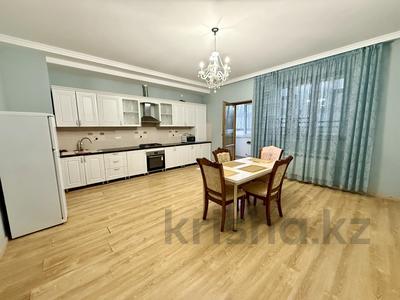 4-комнатная квартира · 185 м² · 1/4 этаж, Газизы Жубановой 39П — Центр города, рядом Народная канцелярия за 380 000 〒 в Актобе