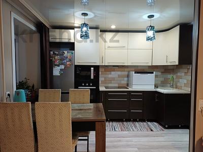 2-комнатная квартира · 53.4 м² · 3/5 этаж, Ворошилова 182 за 22 млн 〒 в Усть-Каменогорске