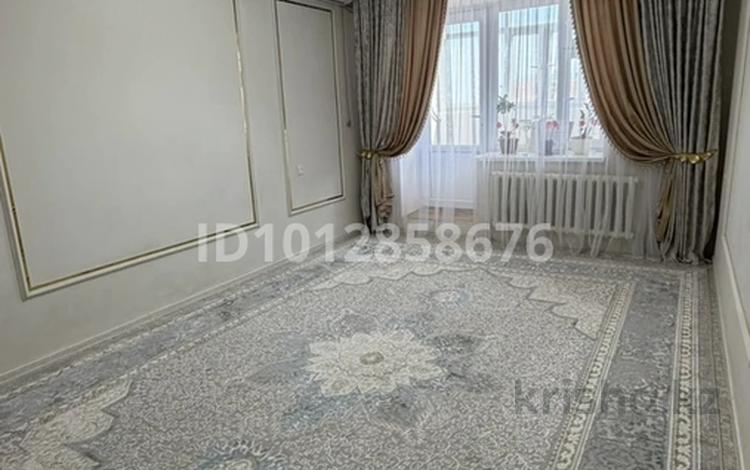 3-комнатная квартира · 73 м² · 5/5 этаж, Тауелсиздик 41 — Мкр Астана-4, дом 8 за 130 000 ₸ в  — фото 2