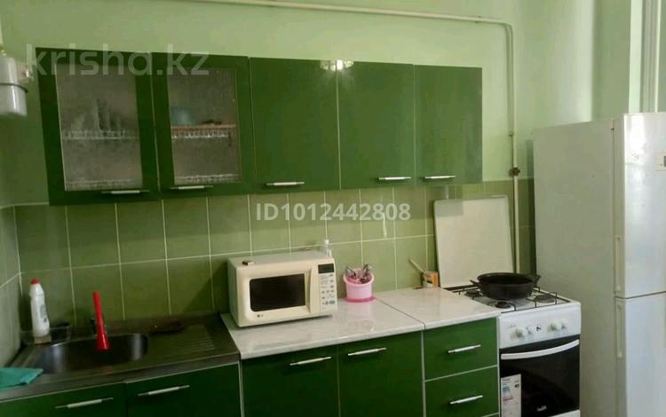 2-бөлмелі пәтер · 57 м² · 2/5 қабат, мкр Байтерек 33 — Дороги, бағасы: 100 000 ₸ в Таразе — фото 2