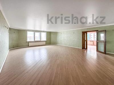 4-комнатная квартира · 200 м² · 11/20 этаж, Абая 45/1 за 72 млн 〒 в Астане, р-н Байконур