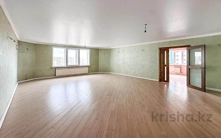 4-бөлмелі пәтер · 200 м² · 11/20 қабат, Абая 45/1, бағасы: 75 млн ₸ в Астане, р-н Байконур — фото 2