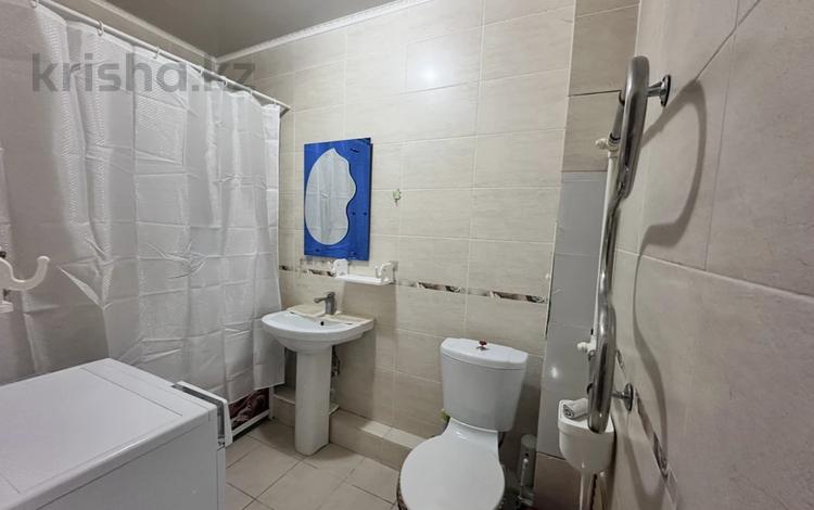 2-бөлмелі пәтер · 45 м² · 6/6 қабат, мкр Жилгородок, бағасы: 8 000 ₸ в Актобе — фото 2