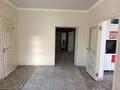 Жеке үй · 5 бөлме · 205 м² · 8 жүзд., Арай-2 ш/а., Майлықожа 172 — Үй үлкен кірпіштен соғылған, он алтыда он бір, 2007 жылы соқтық, өте с, бағасы: 53 млн ₸ в Таразе, мкр Арай-2 — фото 8