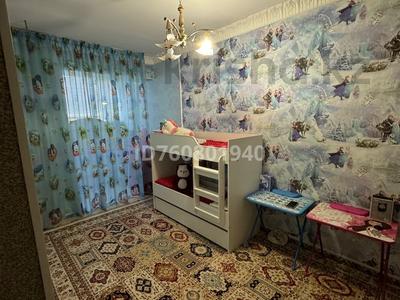 3-бөлмелі пәтер · 65 м² · 1/4 қабат, Шуғыла 16/17, бағасы: 16 млн ₸ в Жанаозен