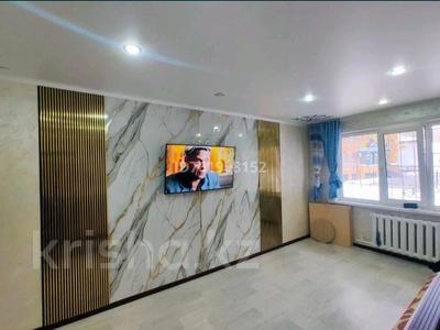 Продажа квартир в Западно-Казахстанской обл.: 2-комнатная квартира · 46 м² · 1/5 этаж, Жунисова 180 — Х.Чурина за 15 млн 〒 2-комнатная квартира · 46 м² · 1/5 этаж, Жунисова 180 — Х.Чурина за 15 млн 〒 в Уральске, мкр Школьник