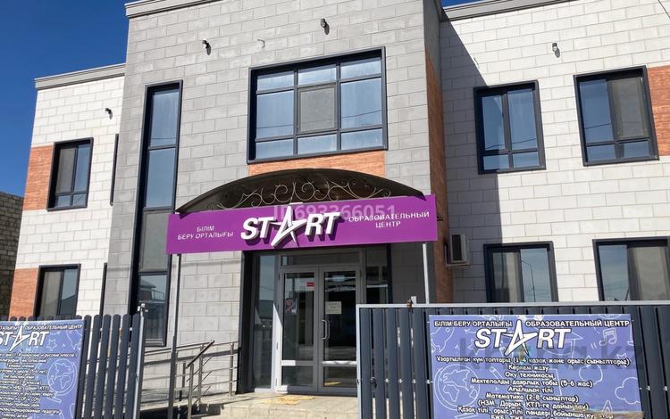 Свободное назначение, офисы, медцентры и аптеки, образование, кабинеты и рабочие места · 450 м² за 1 млн 〒 в Атырау, мкр Жумыскер — фото 29