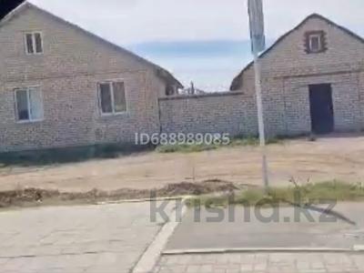 Отдельный дом · 3 комнаты · 120 м² · 8 сот., Пр.Бейбарыс 50 за 43 млн 〒 в Атырау