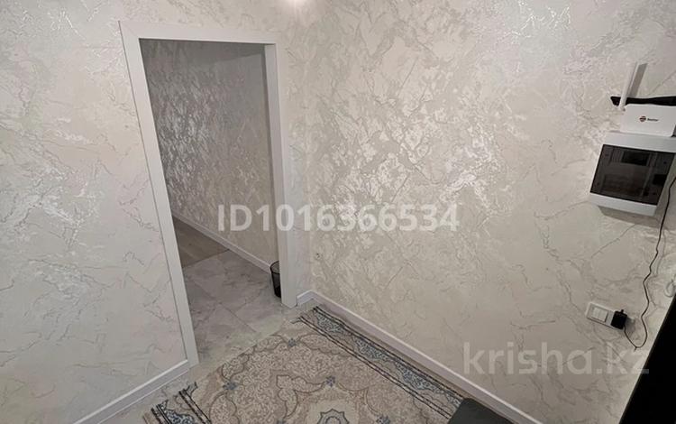 1-комнатная квартира · 42 м² · 5/10 этаж, мкр Аккент 100 за 220 000 ₸ в Алматы, Алатауский р-н — фото 2