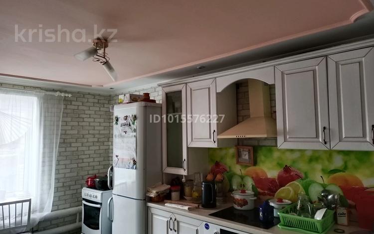 Жеке үй · 3 бөлме · 100 м² · 6 жүзд., Железнодорожная 185 — БАМ, бағасы: 22 млн ₸ в Абай — фото 2