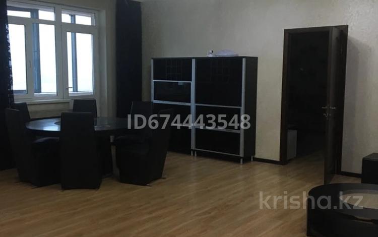 2-комнатная квартира, 102.6 м², 13/15 этаж помесячно, Абая 150/230 — Тургут Озала за 350 000 〒 в Алматы, Бостандыкский р-н — фото 2