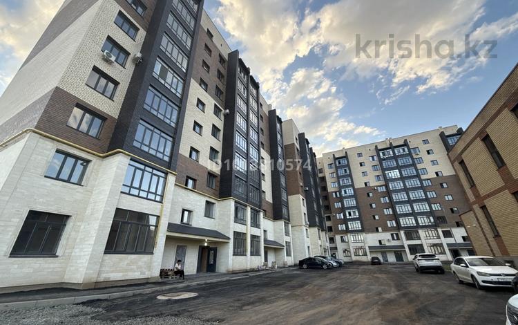 2-комнатная квартира · 64.2 м² · 7/9 этаж, Б. Жуманиязова / 10 мкр 120 за 30 млн ₸ в Уральске — фото 3