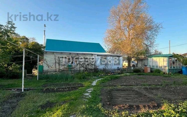 Отдельный дом · 4 комнаты · 96 м² · 13 сот., Атамекен 18 — За двух этажным домом, пересечении ул.Женис за 10 млн 〒 в Пугачеве — фото 2