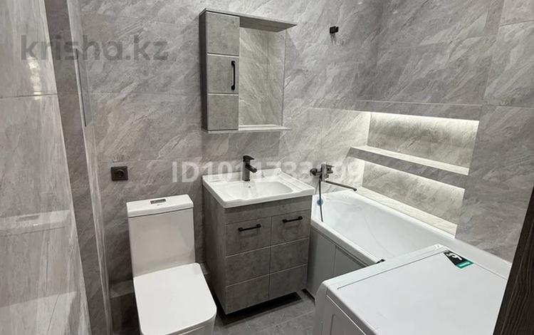 1-комнатная квартира · 38 м² · 9/12 этаж, мкр Аксай-1А 13 за 250 000 ₸ в Алматы, Ауэзовский р-н — фото 2