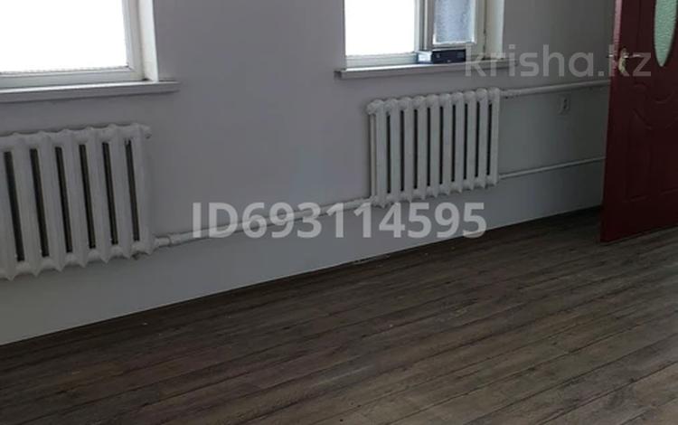 2-комнатная квартира, 45 м², 1 этаж помесячно, Кенесары хана 37