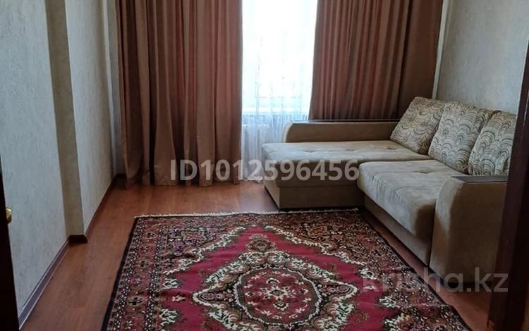 2-бөлмелі пәтер · 60 м² · 2/5 қабат, Азаттык — Возле остановки стройкантора, бағасы: 180 000 ₸ в Атырау — фото 2