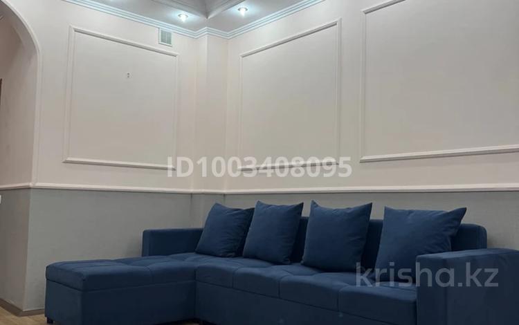 2-бөлмелі пәтер · 150 м² · 10/17 қабат, Самал-3 ш/а., Аль-Фараби 25 — Аль - Фараби, бағасы: 750 000 ₸ в Алматы, Медеуский р-н — фото 2