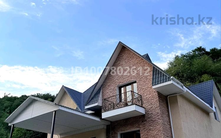 Дом · 7 комнат · 300 м², мкр Бутаковка, Бейсеуова 165 за 150 000 ₸ в Алматы, Медеуский р-н — фото 25