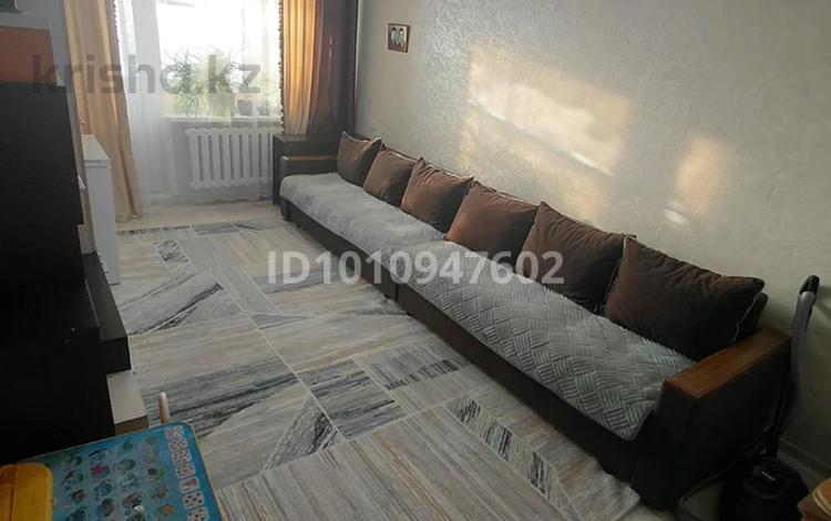 2-комнатная квартира · 43 м² · 5/5 этаж, Майкудук, Майкудук, мкр Восток-1 15 — Школа, детский сад, поликленика, минимаркет. за 12.5 млн ₸ в Караганде, Алихана Бокейханова р-н — фото 2