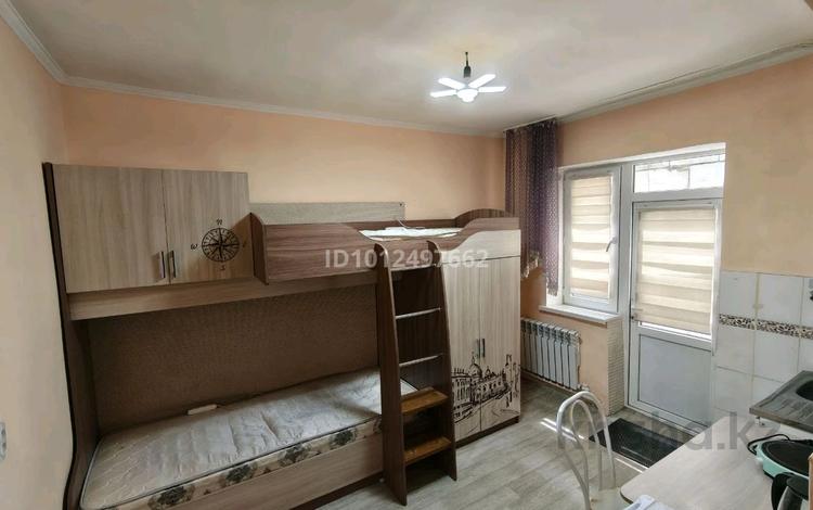 1-бөлмелі пәтер · 28 м² · 1/2 қабат, Райымбек — Райымбек емцова, бағасы: 140 000 ₸ в Алматы, Алатауский р-н — фото 2