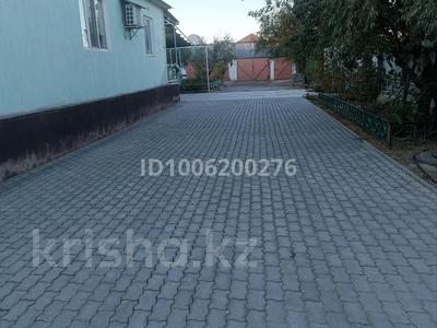 Отдельный дом · 6 комнат · 160 м² · 20 сот., Б.Момышулы 55 — Школа 85 за 30 млн 〒 в Байконуре