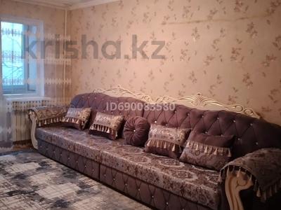 3-комнатная квартира, 60 м², 3/4 этаж помесячно, мкр №2 43 за 250 000 〒 в Алматы, Ауэзовский р-н