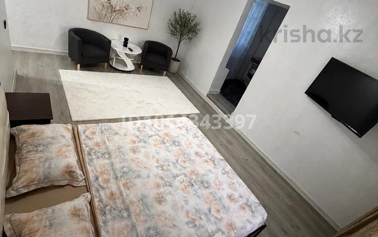 1-комнатная квартира · 44 м² · 2/5 этаж, 8-й микрорайон 58 за 12 000 ₸ в Шымкенте, Туран р-н — фото 2