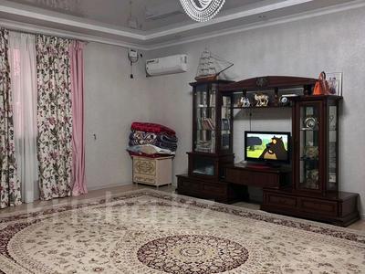 Отдельный дом · 5 комнат · 301 м², 29-й мкр толкын 2 за 700 000 〒 в Актау