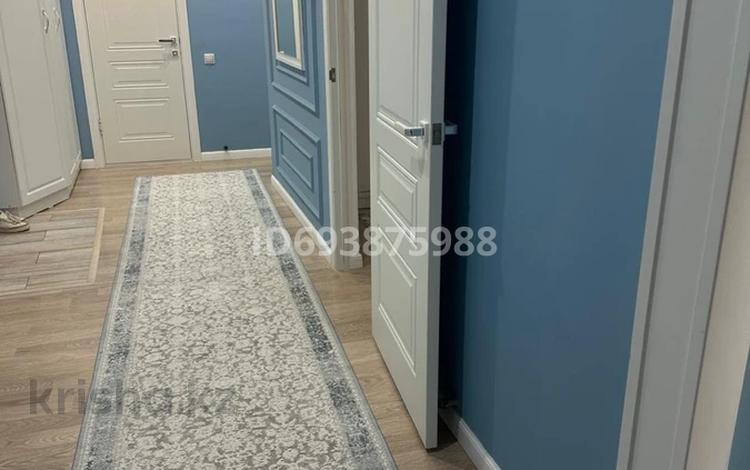 2-комнатная квартира · 90 м² · 9/10 этаж, мкр. Алтын орда, Халелел Досмухамбетова 19д за 300 000 ₸ в Актобе — фото 11