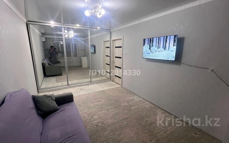 1-комнатная квартира · 35 м² · 5/5 этаж, Мкр. Кунаева 49 за 13.5 млн ₸ в Уральске, мкр Школьник — фото 2