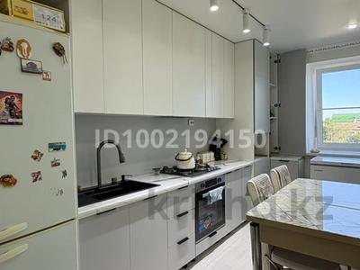 Продажа квартир в Западно-Казахстанской обл.: 4-комнатная квартира · 79.4 м² · 5/5 этаж, Каратюбинская 30 за 37 млн 〒 4-комнатная квартира · 79.4 м² · 5/5 этаж, Каратюбинская 30 за 37 млн 〒 в Уральске