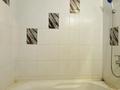 2-бөлмелі пәтер · 55 м² · 3/5 қабат, Қонаев ш/а. 53, бағасы: 130 000 ₸ в Уральске, мкр Кунаева — фото 9