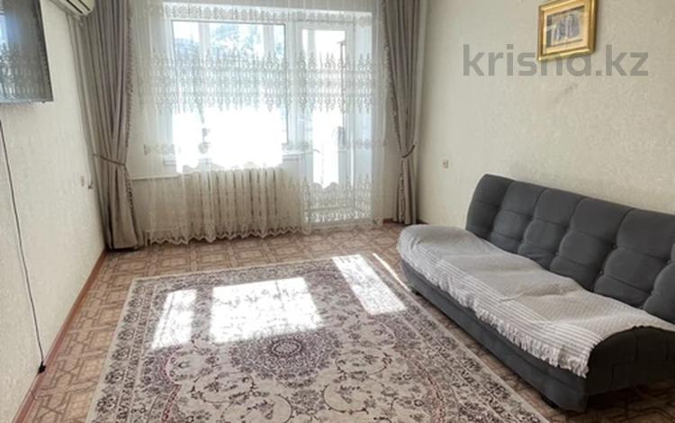 3-комнатная квартира · 60 м² · 2/5 этаж, Назарбаева за 150 000 ₸ в Уральске — фото 2