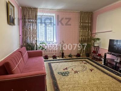 Продажа домов и дачи в Жамбылской обл.: Отдельный дом · 5 комнат · 200 м² · 27 сот., Т.Озғанбаев 2 — Районный больница, мектеп-лицей #15 за 40 млн 〒 Отдельный дом · 5 комнат · 200 м² · 27 сот., Т.Озғанбаев 2 — Районный больница, мектеп-лицей #15 за 40 млн 〒 в Бауыржан Момышулы