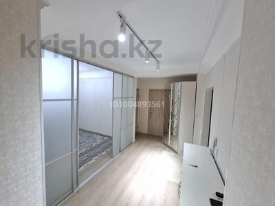 2-комнатная квартира · 61 м² · 1/7 этаж, мкр Нурсая, Таумуш Жумагалиева 17 а — Возле модерн за 250 000 ₸ в Атырау
